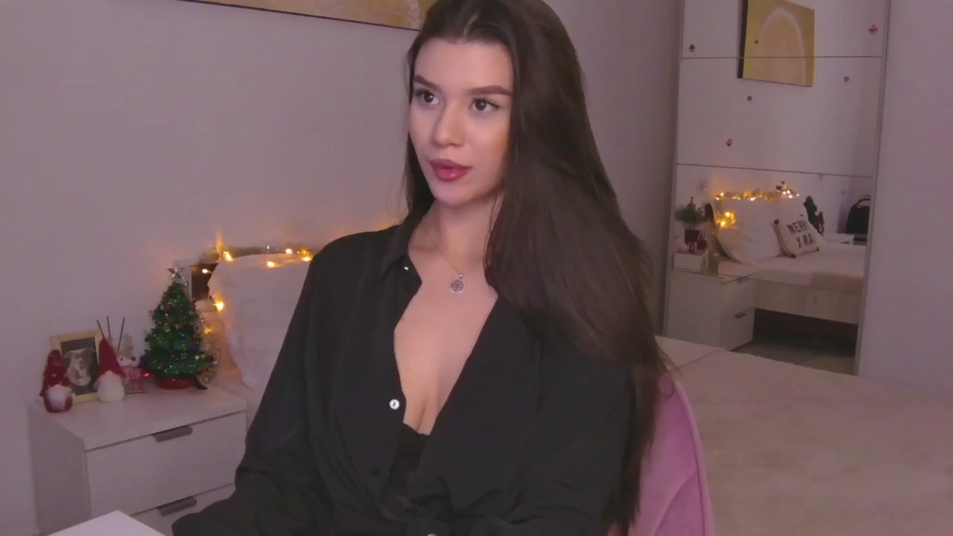 Gallery image thumbnail from CupcakeStare's myfreecams stream on, 11/19/2025, 19:56 image 6 of 20