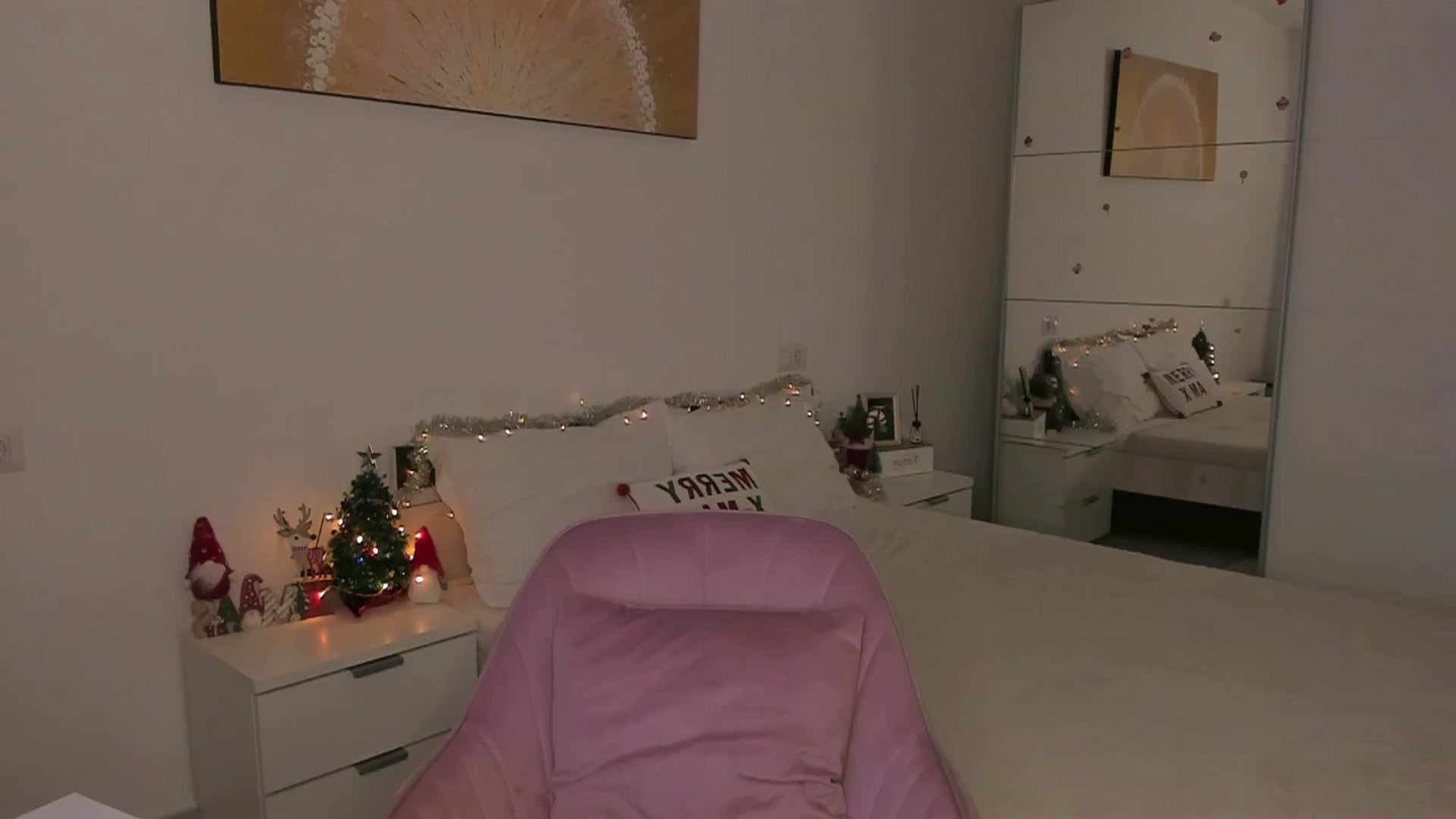 Gallery image thumbnail from CupcakeStare's myfreecams stream on, 12/21/2025, 24:03 image 15 of 20