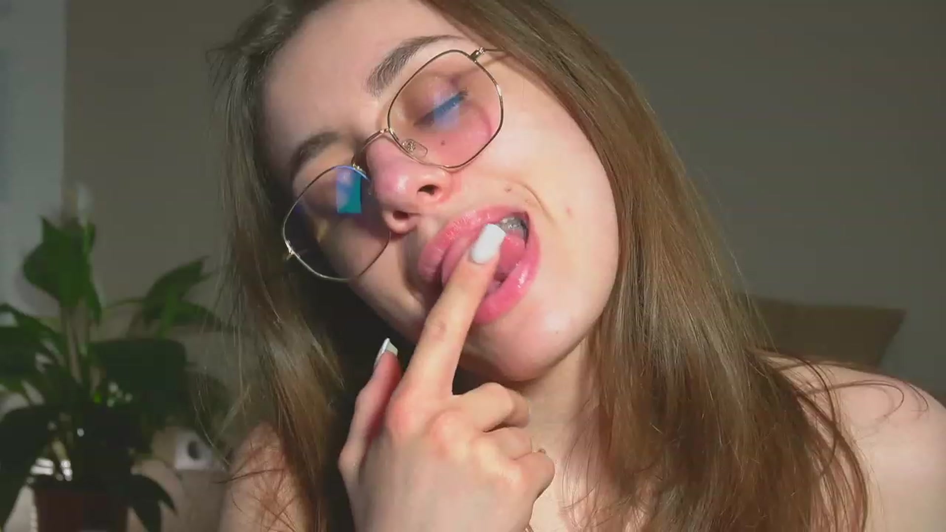 Gallery image thumbnail from Cupidonchik's myfreecams stream on, 04/03/2023, 18:27 image 6 of 20