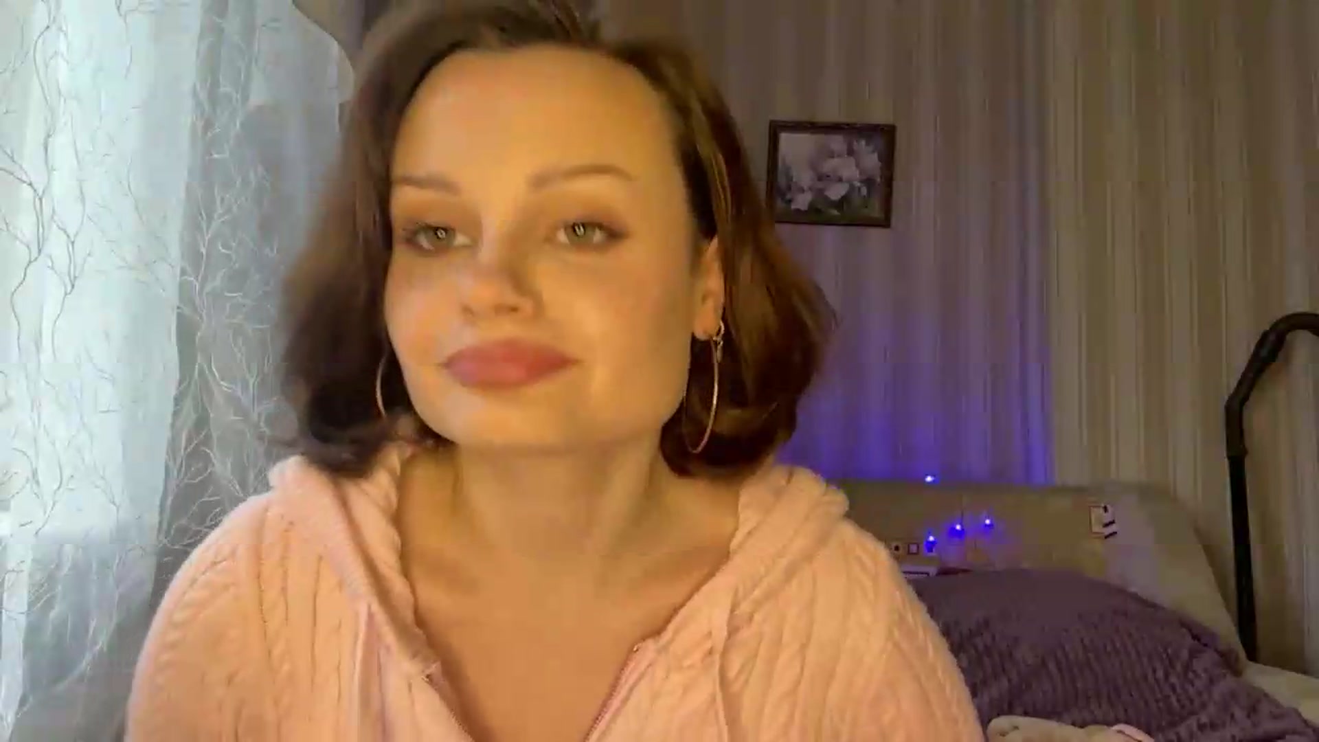 Gallery image thumbnail from Cure_me's myfreecams stream on, 05/26/2026, 13:24 image 14 of 20