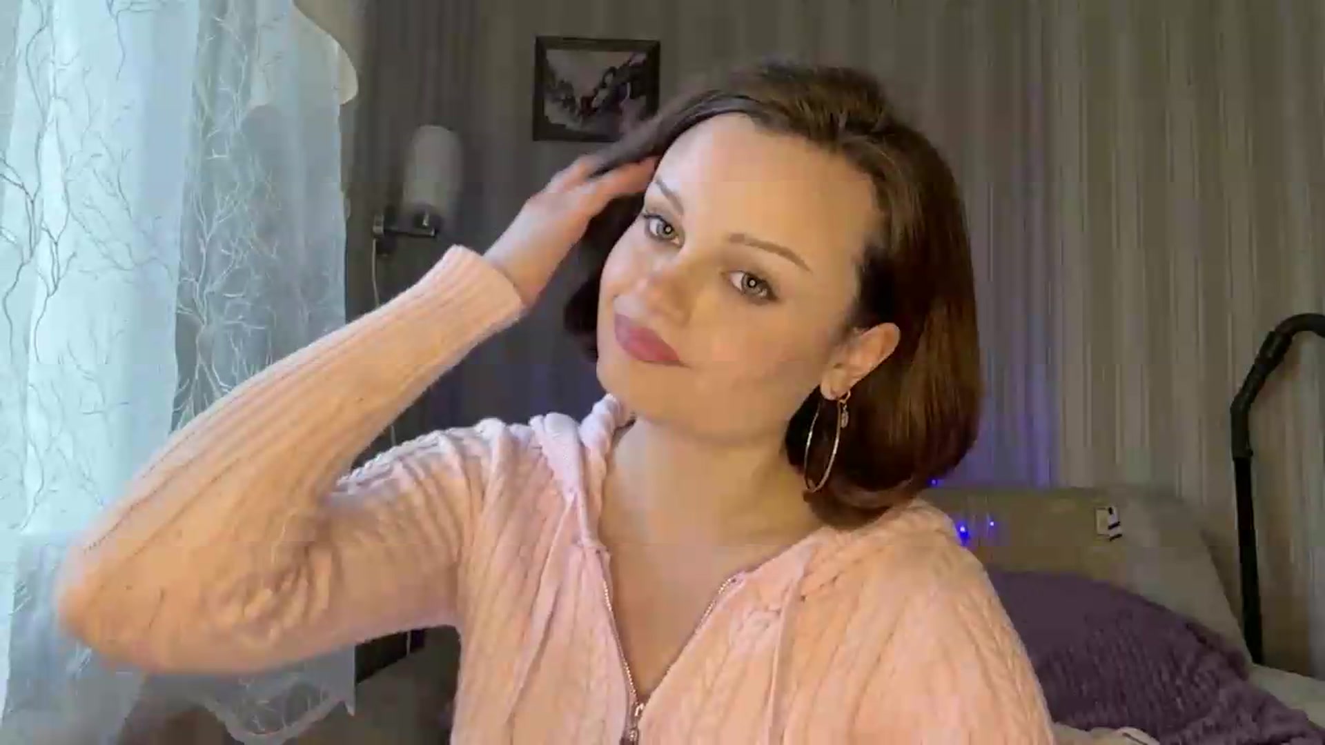 Gallery image thumbnail from Cure_me's myfreecams stream on, 05/26/2026, 13:24 image 15 of 20