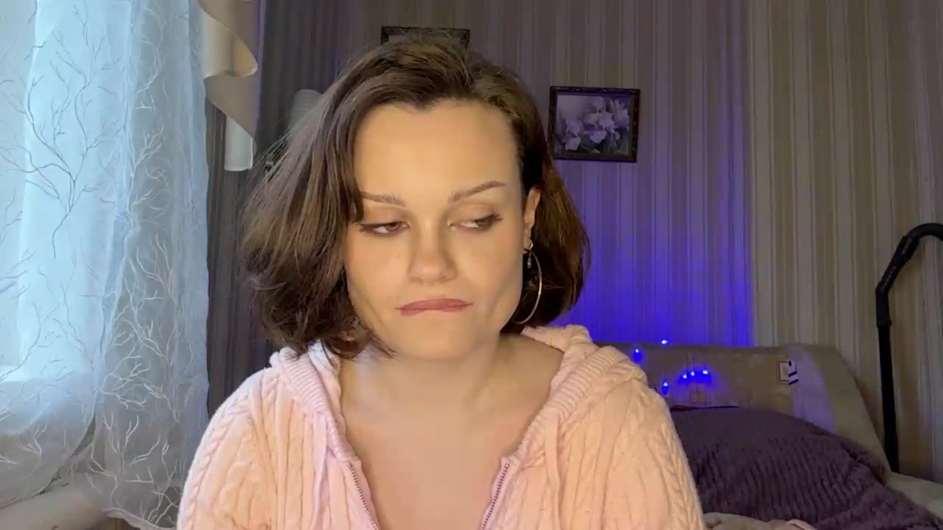 Gallery image thumbnail from Cure_me's myfreecams stream on, 05/26/2026, 14:02 image 15 of 20