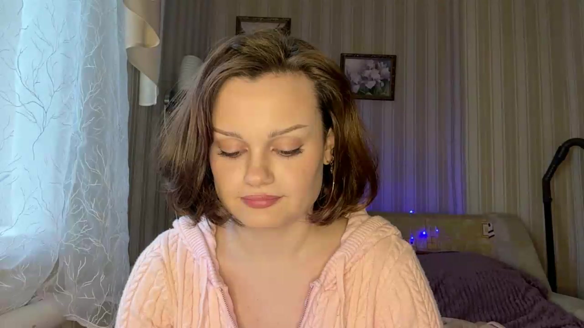Gallery image thumbnail from Cure_me's myfreecams stream on, 05/26/2026, 14:02 image 18 of 20
