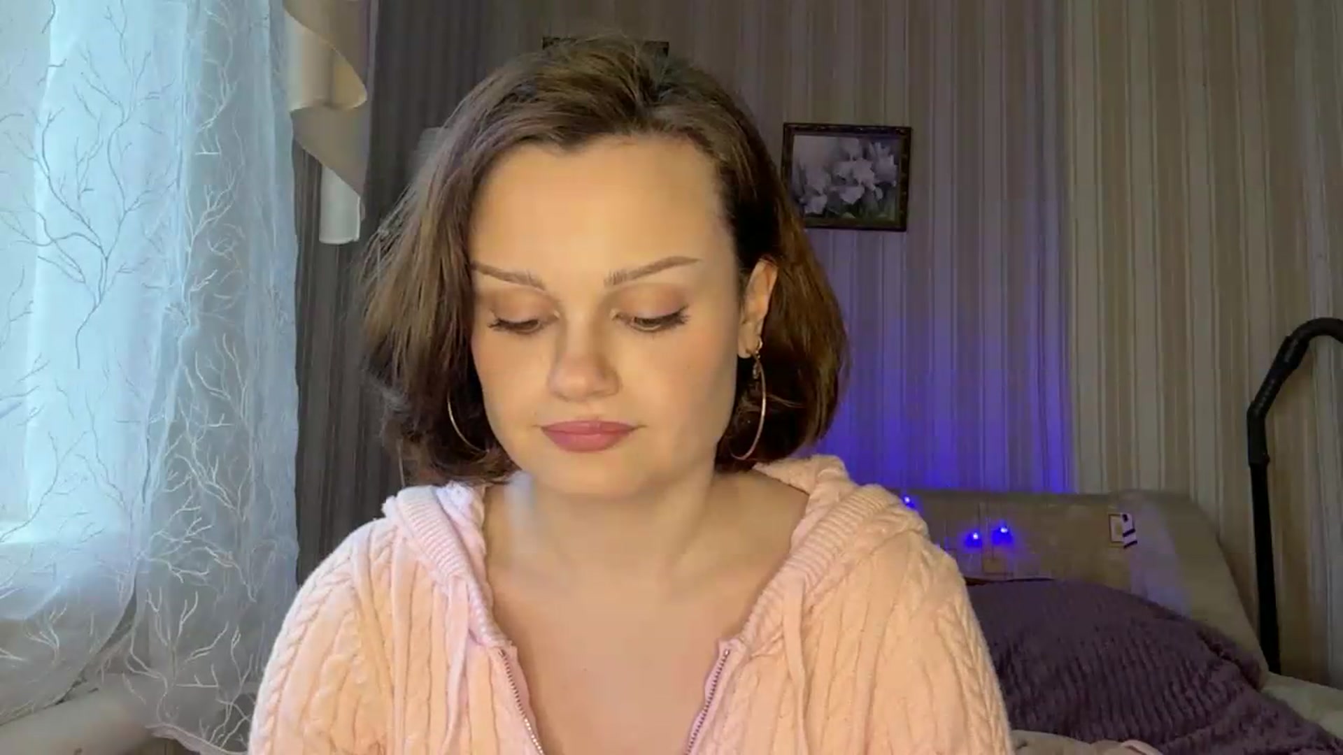 Gallery image thumbnail from Cure_me's myfreecams stream on, 05/26/2026, 14:02 image 12 of 20