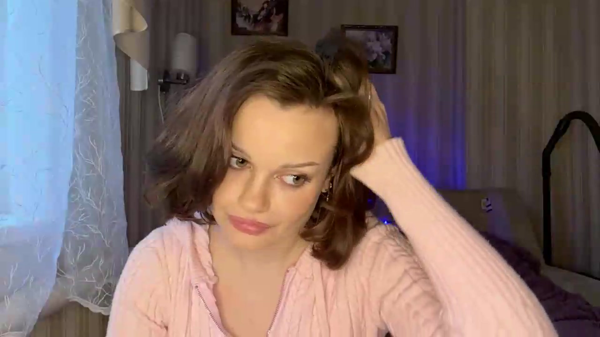 Gallery image thumbnail from Cure_me's myfreecams stream on, 05/26/2026, 15:08 image 17 of 20