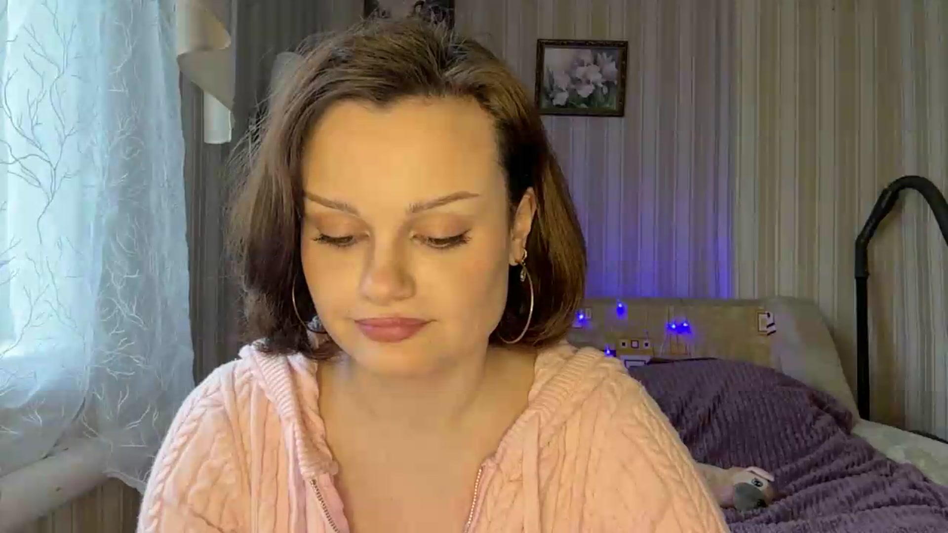 Gallery image thumbnail from Cure_me's myfreecams stream on, 05/26/2026, 15:08 image 5 of 20