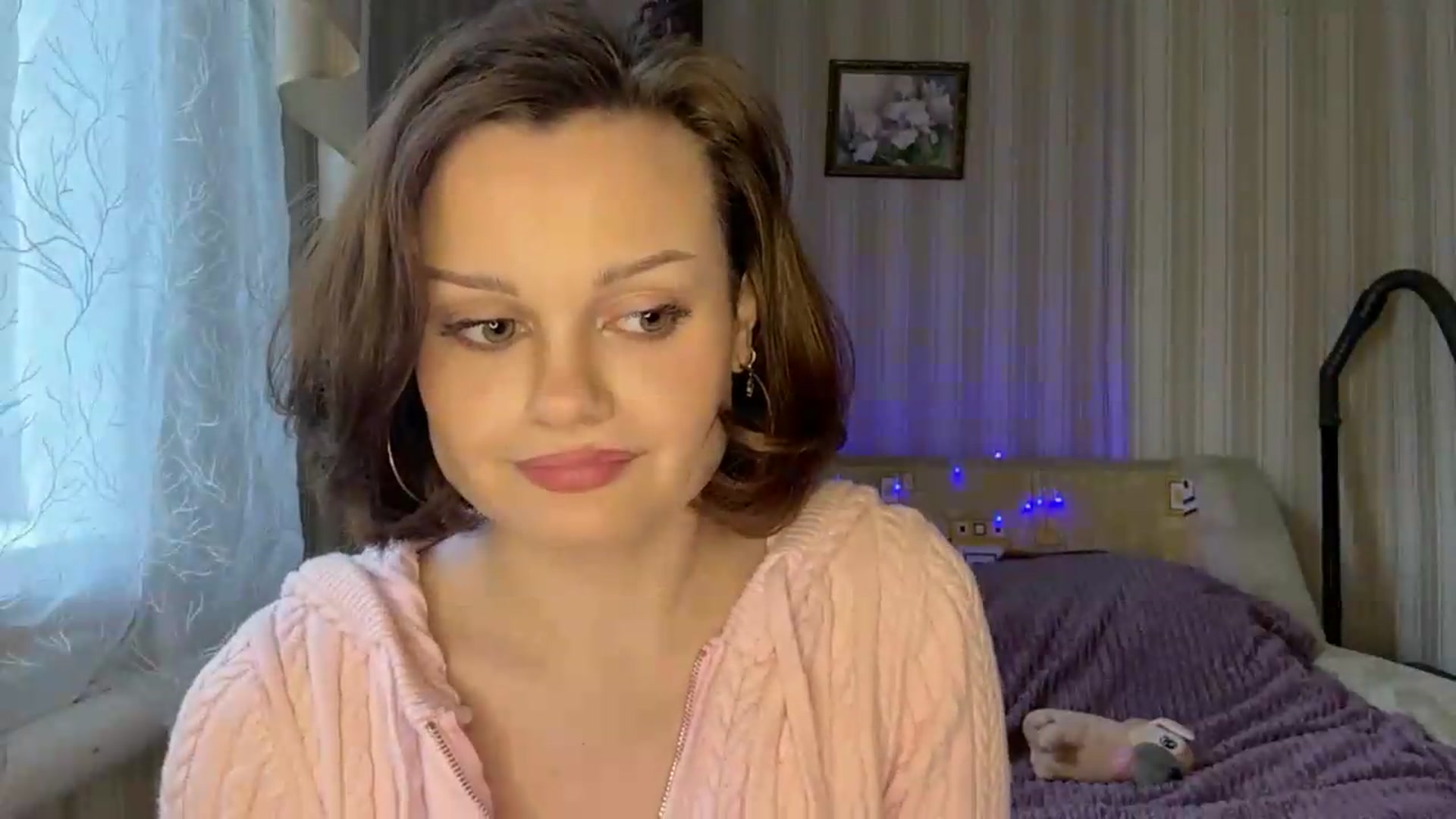 Gallery image thumbnail from Cure_me's myfreecams stream on, 05/26/2026, 15:08 image 2 of 20