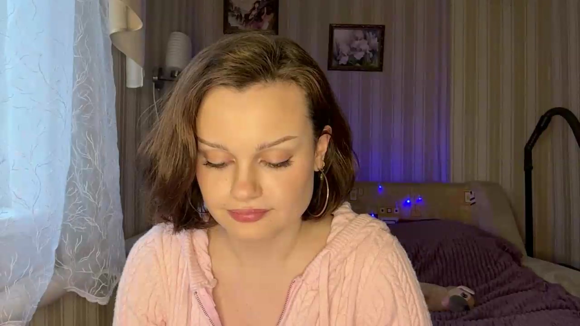 Gallery image thumbnail from Cure_me's myfreecams stream on, 05/26/2026, 15:08 image 19 of 20