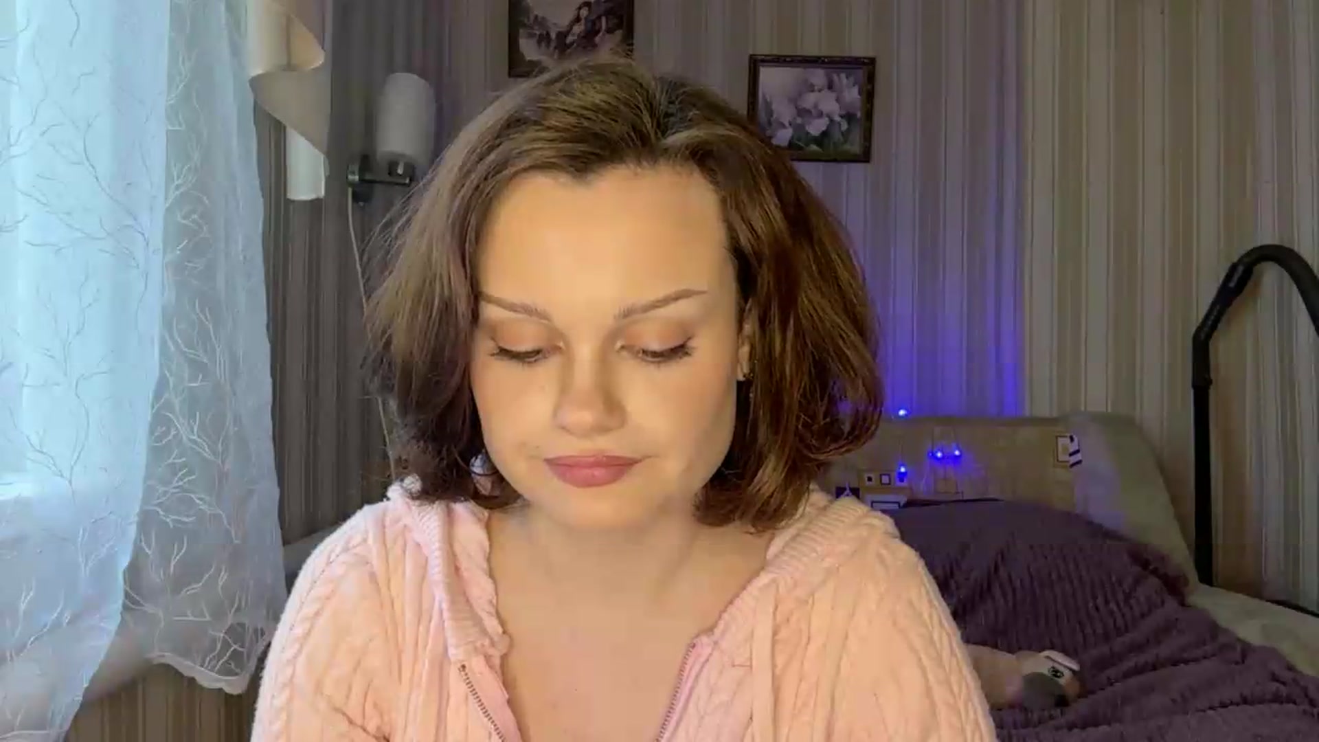 Gallery image thumbnail from Cure_me's myfreecams stream on, 05/26/2026, 15:08 image 12 of 20