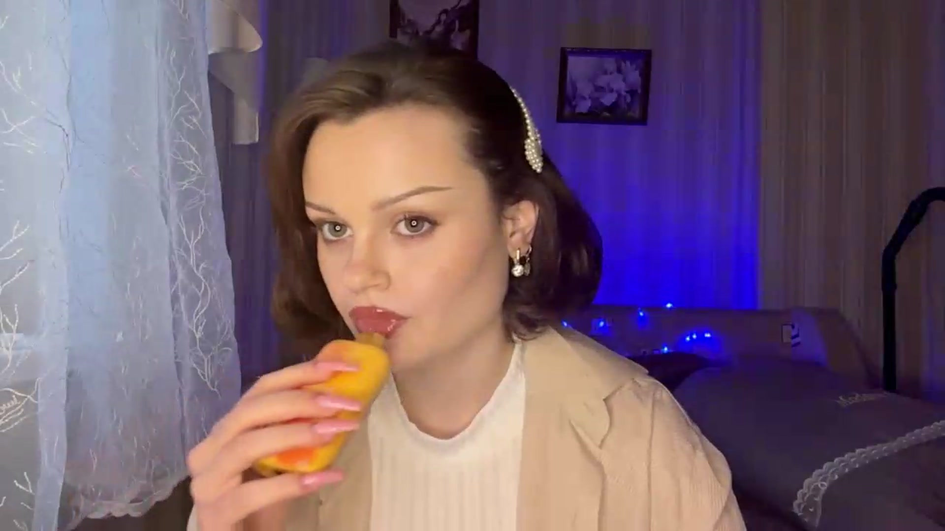 Gallery image thumbnail from Cure_me's myfreecams stream on, 05/27/2026, 16:57 image 18 of 20