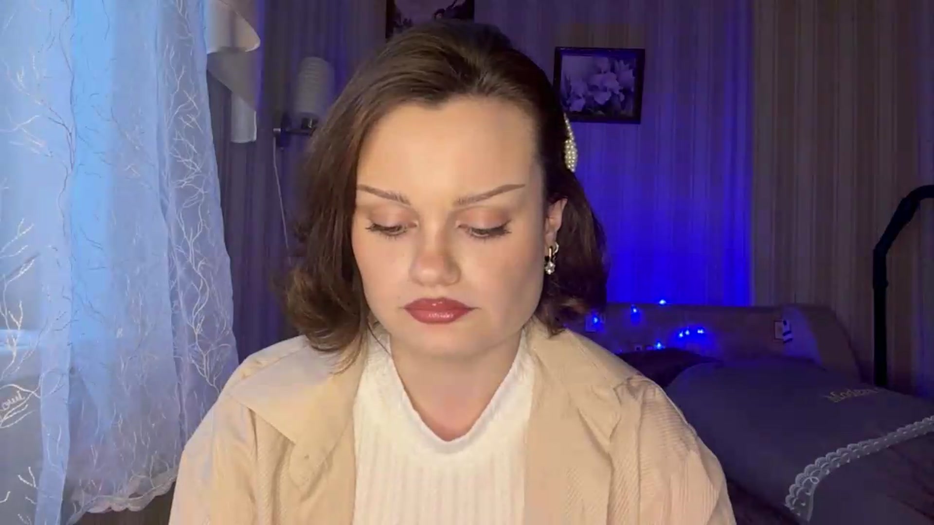 Gallery image thumbnail from Cure_me's myfreecams stream on, 05/27/2026, 16:57 image 4 of 20