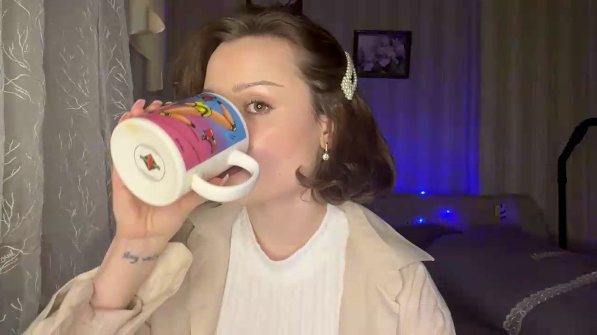 Gallery image thumbnail from Cure_me's myfreecams stream on, 05/27/2026, 19:13 image 5 of 20
