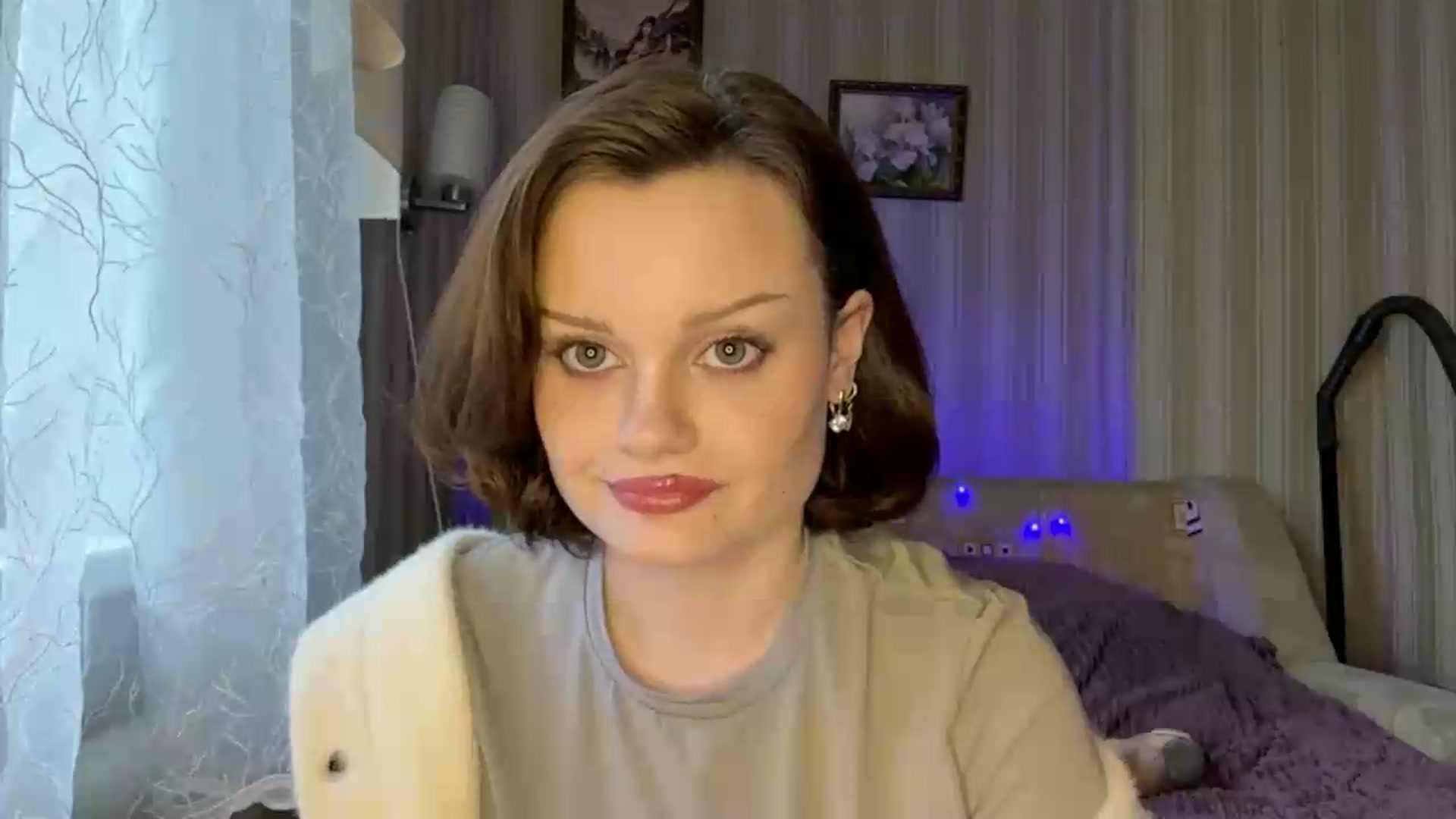 Gallery image thumbnail from Cure_me's myfreecams stream on, 05/28/2026, 15:26 image 19 of 20