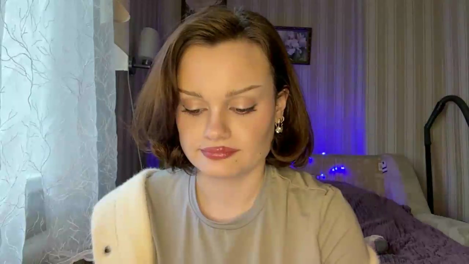 Gallery image thumbnail from Cure_me's myfreecams stream on, 05/28/2026, 15:26 image 15 of 20