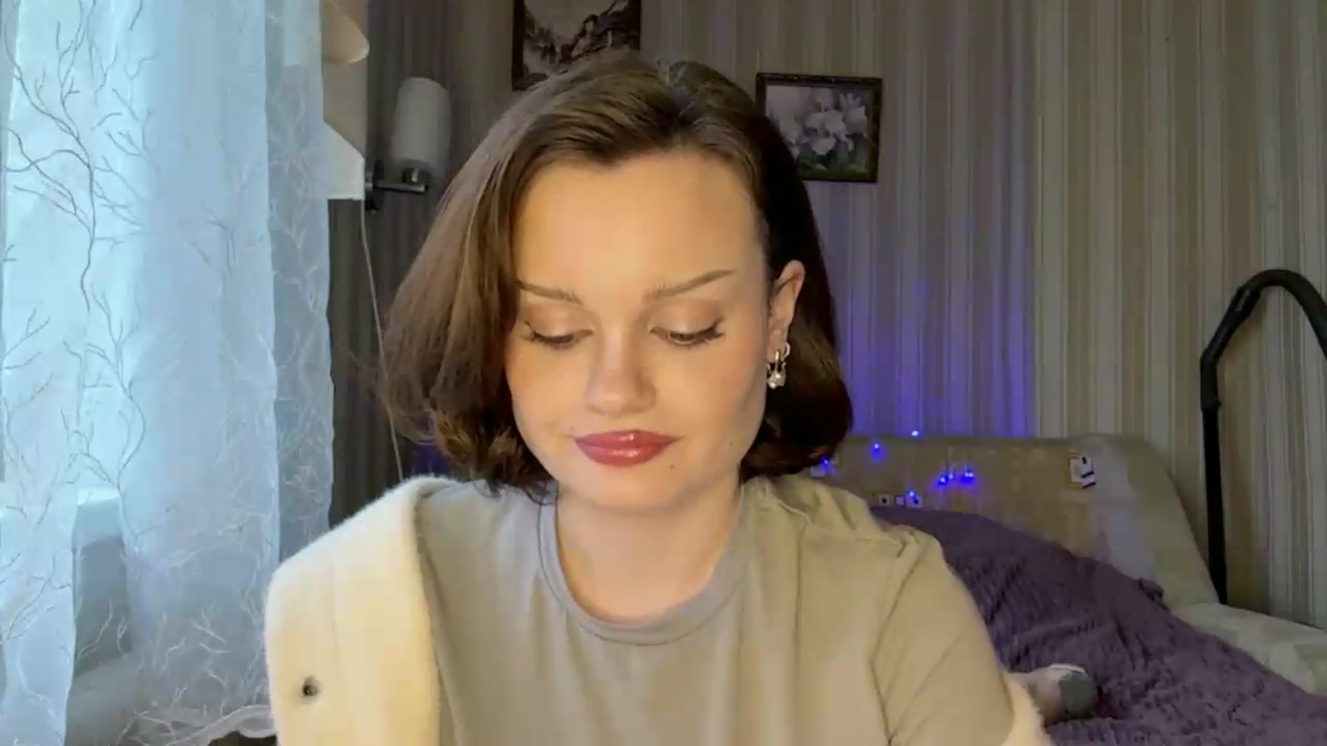Gallery image thumbnail from Cure_me's myfreecams stream on, 05/28/2026, 15:26 image 18 of 20