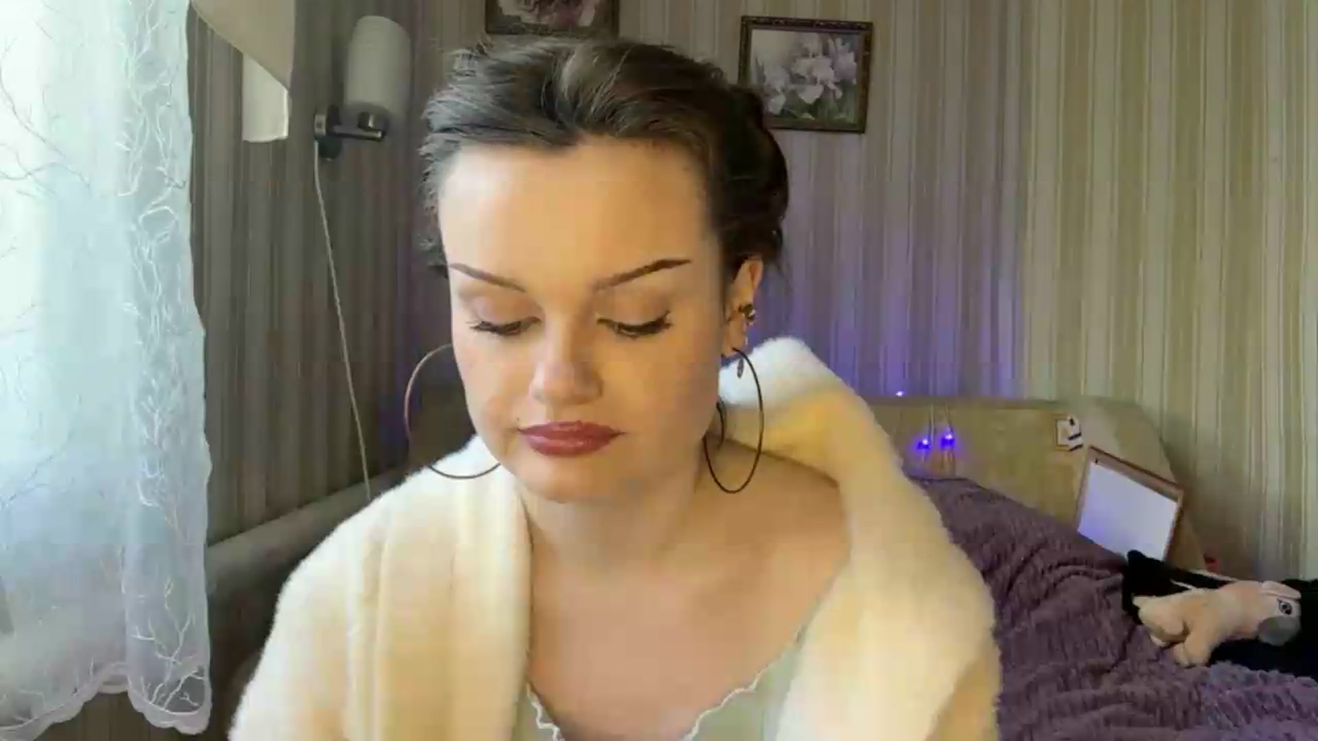 Gallery image thumbnail from Cure_me's myfreecams stream on, 06/01/2026, 13:04 image 11 of 20
