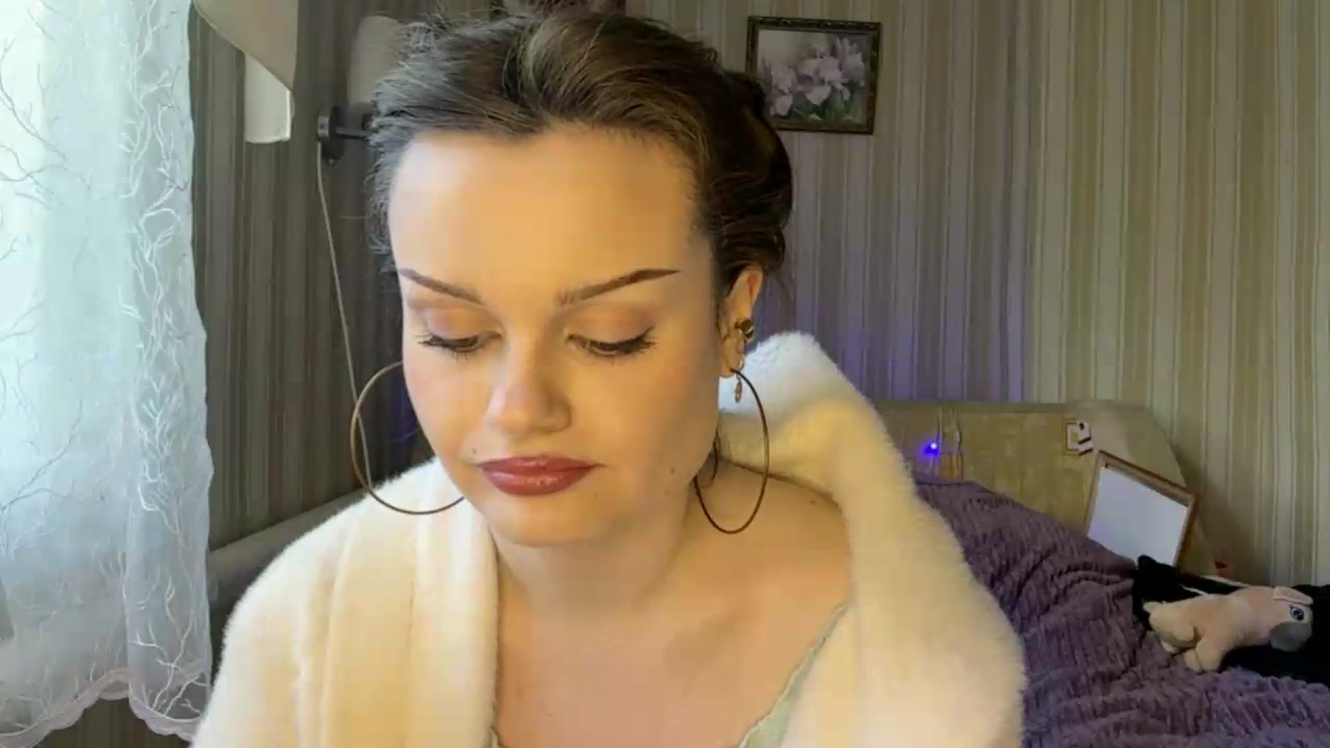 Gallery image thumbnail from Cure_me's myfreecams stream on, 06/01/2026, 13:04 image 12 of 20