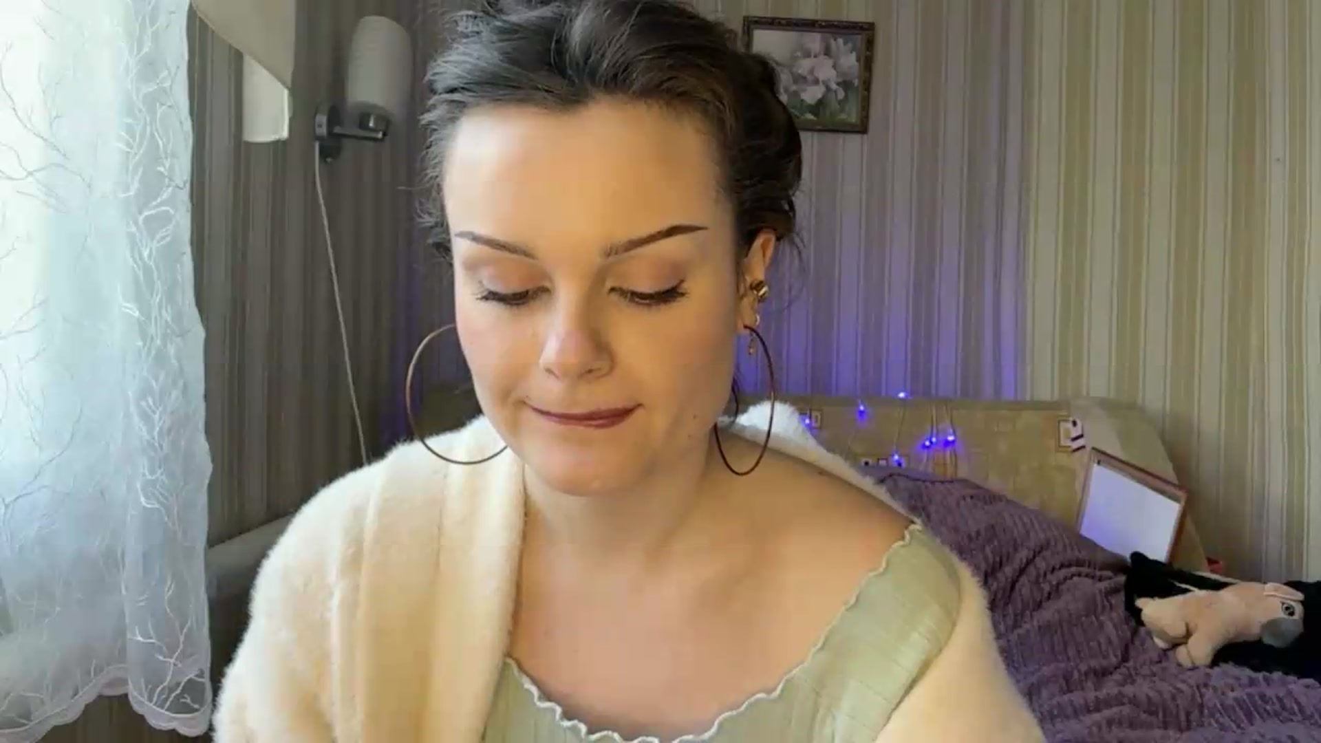 Gallery image thumbnail from Cure_me's myfreecams stream on, 06/01/2026, 13:04 image 3 of 20