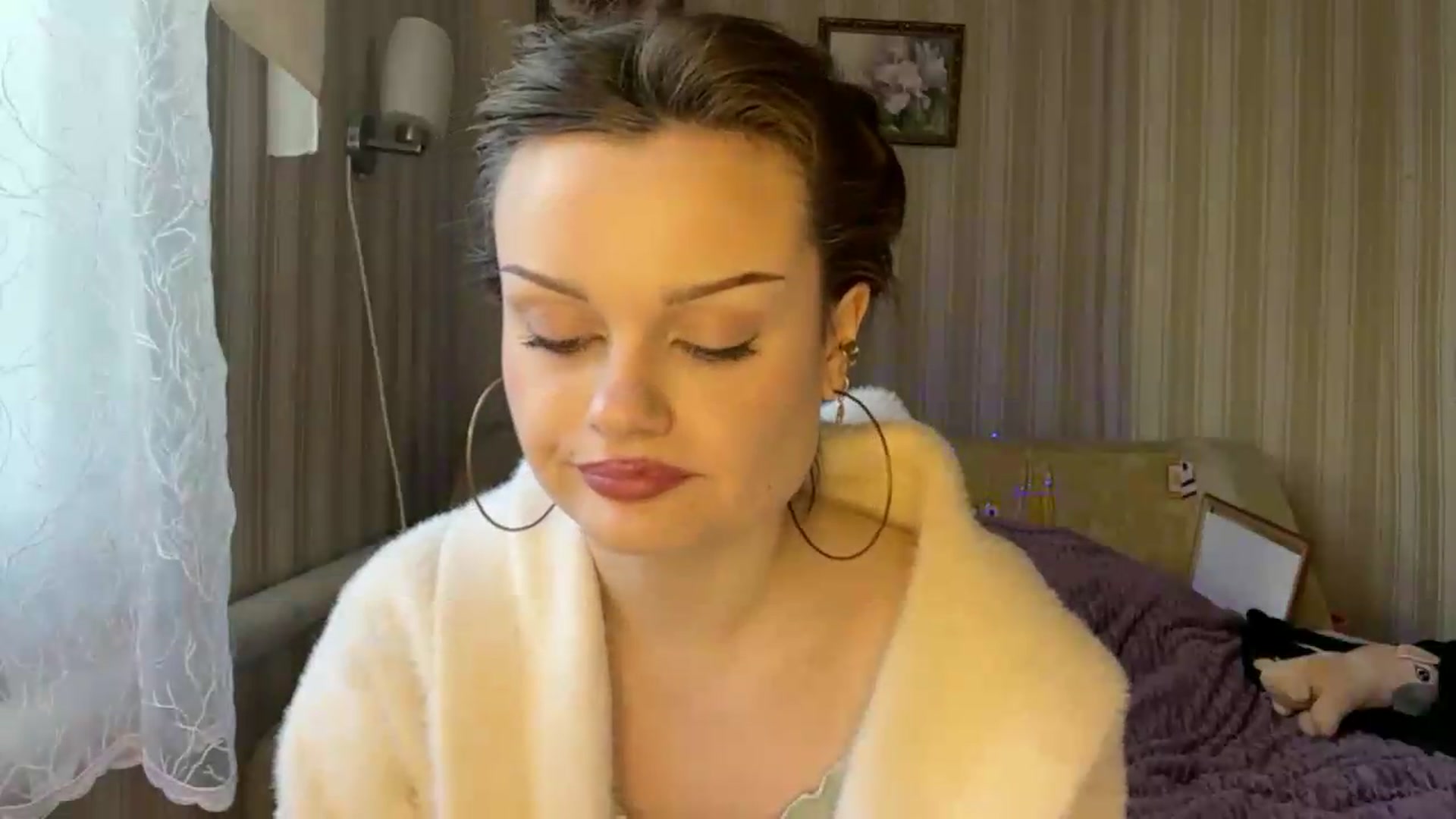 Gallery image thumbnail from Cure_me's myfreecams stream on, 06/01/2026, 14:21 image 9 of 20
