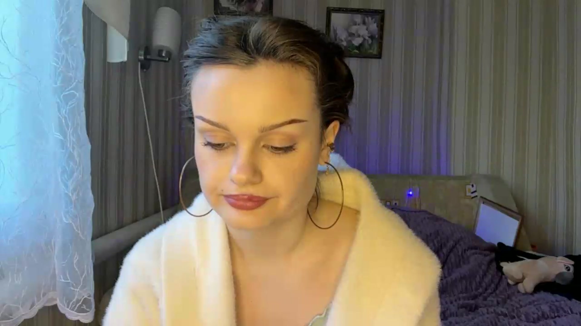 Gallery image thumbnail from Cure_me's myfreecams stream on, 06/01/2026, 14:21 image 12 of 20