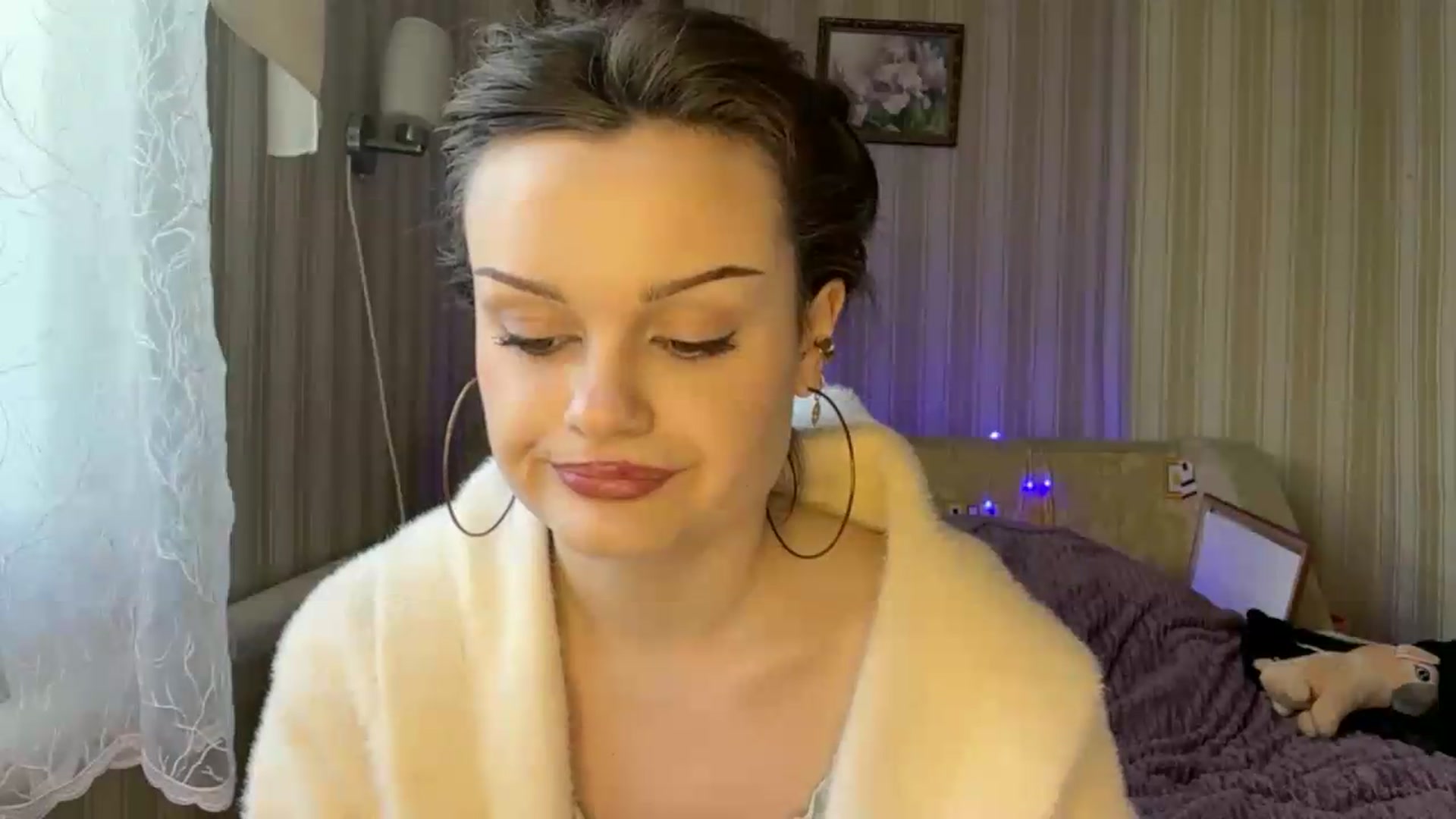 Gallery image thumbnail from Cure_me's myfreecams stream on, 06/01/2026, 14:21 image 4 of 20