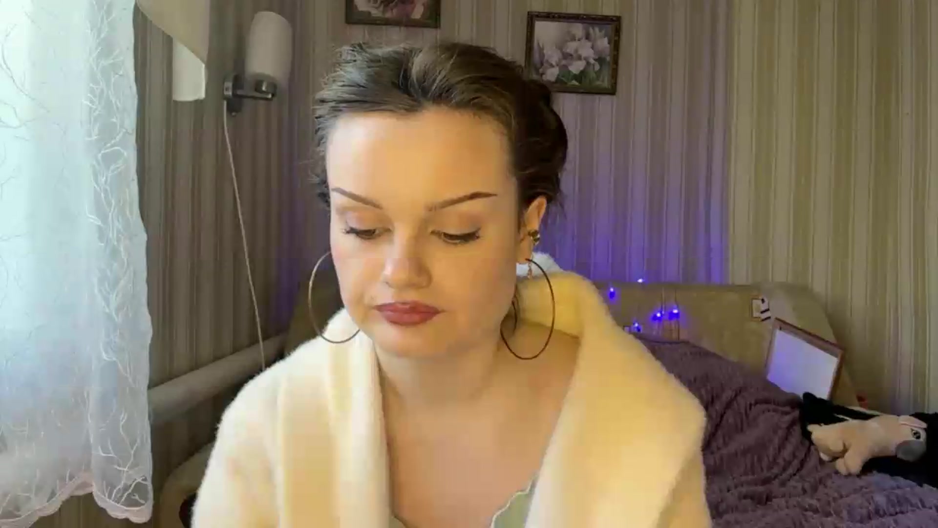 Gallery image thumbnail from Cure_me's myfreecams stream on, 06/01/2026, 14:21 image 11 of 20