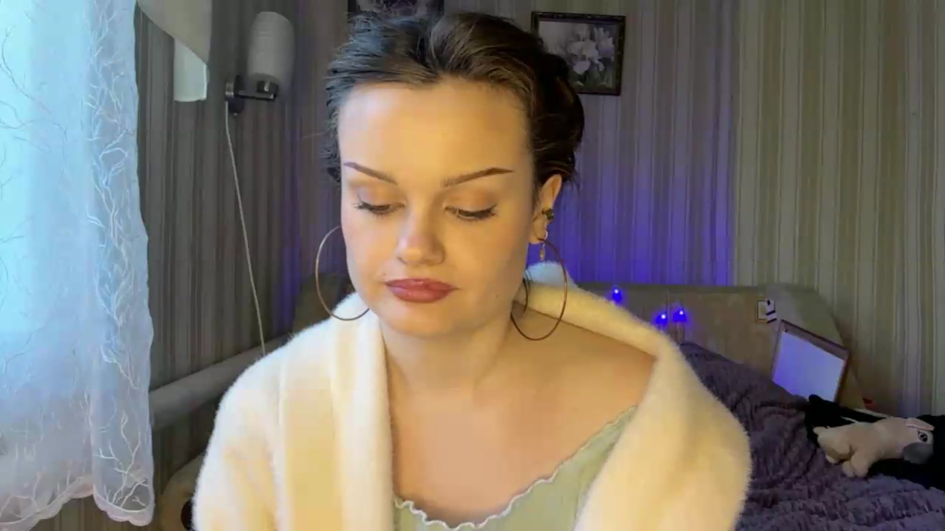 Gallery image thumbnail from Cure_me's myfreecams stream on, 06/01/2026, 14:21 image 13 of 20