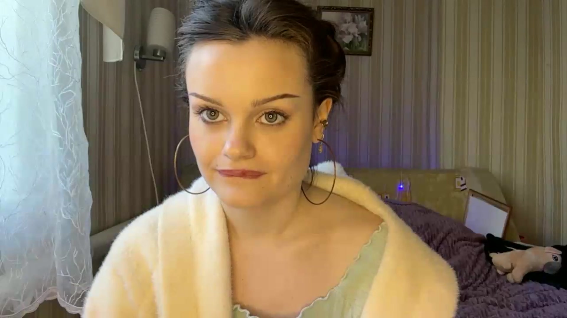 Gallery image thumbnail from Cure_me's myfreecams stream on, 06/01/2026, 14:21 image 17 of 20