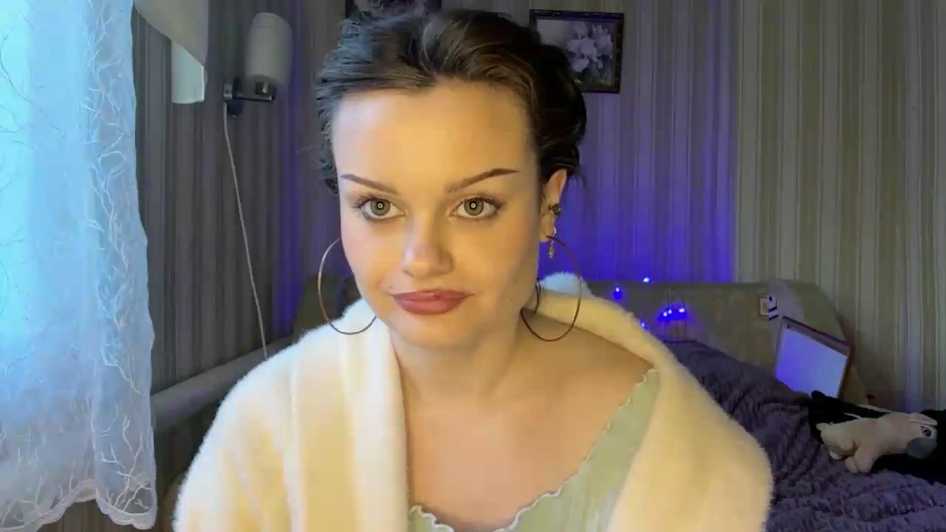 Gallery image thumbnail from Cure_me's myfreecams stream on, 06/01/2026, 14:21 image 18 of 20