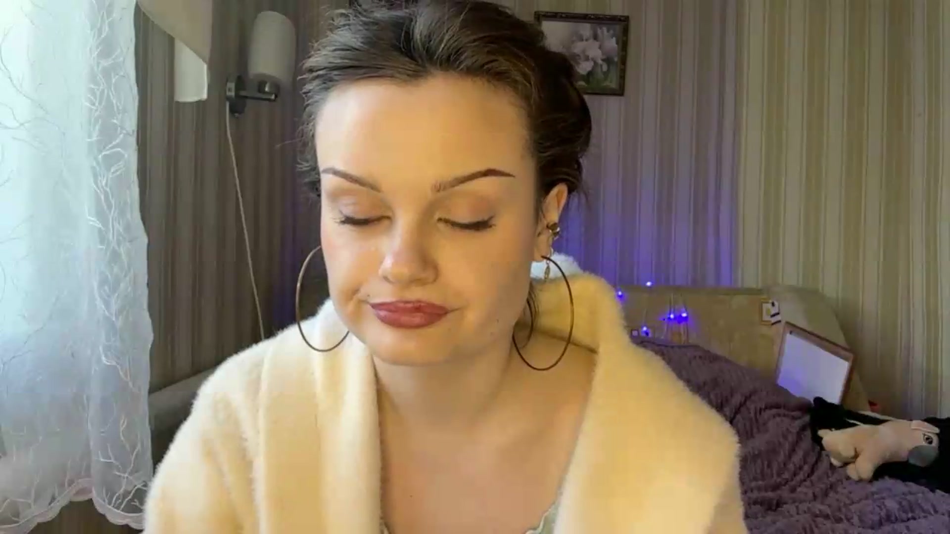 Gallery image thumbnail from Cure_me's myfreecams stream on, 06/01/2026, 14:21 image 2 of 20