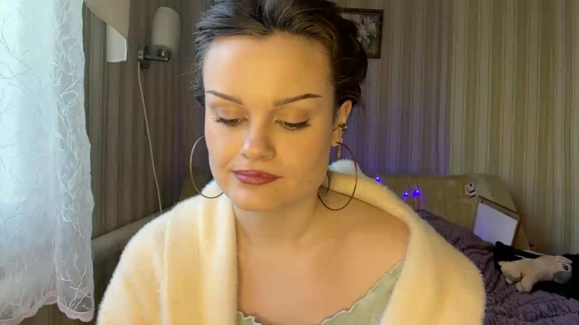 Gallery image thumbnail from Cure_me's myfreecams stream on, 06/01/2026, 14:21 image 15 of 20