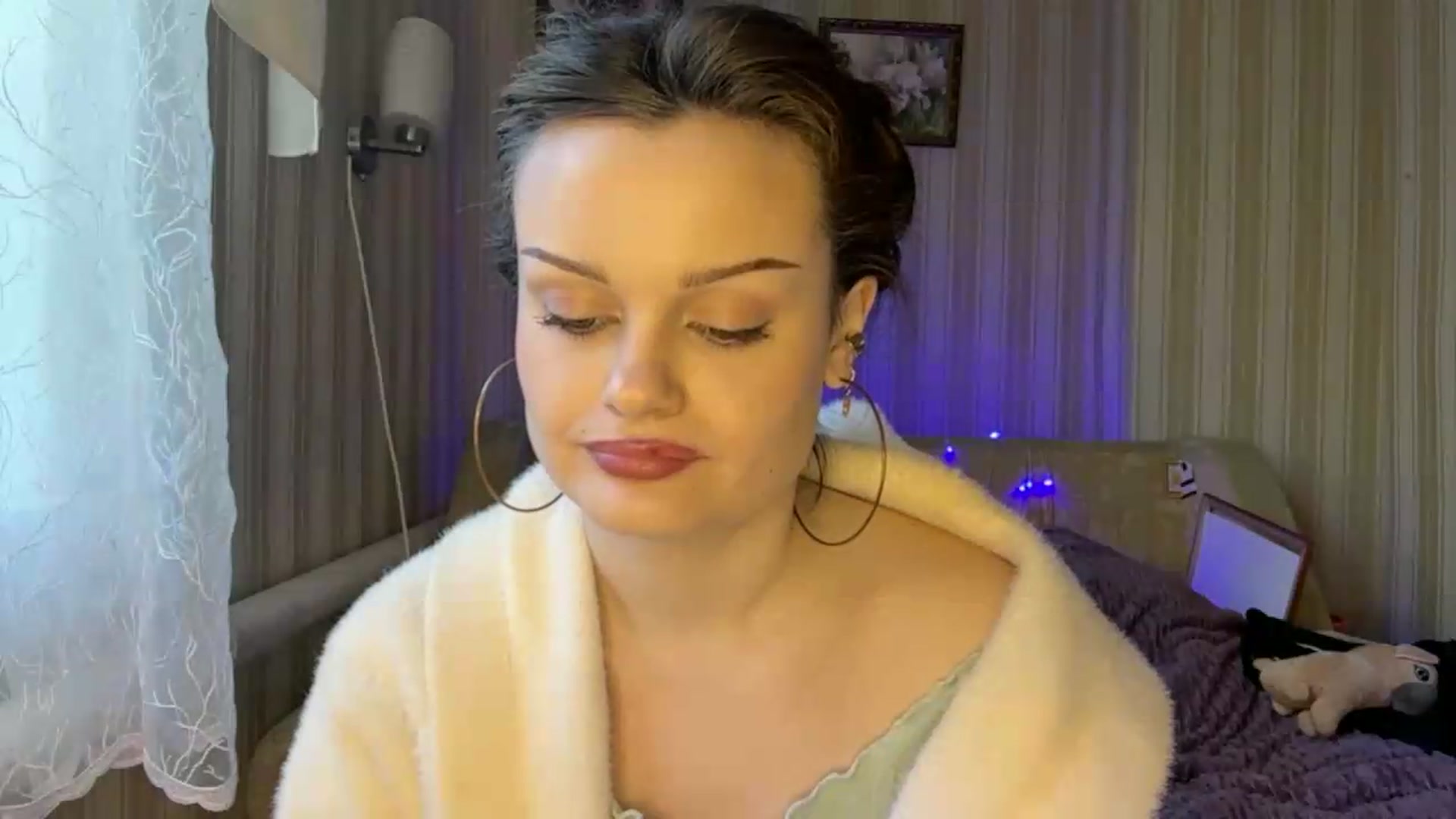 Gallery image thumbnail from Cure_me's myfreecams stream on, 06/01/2026, 14:21 image 14 of 20