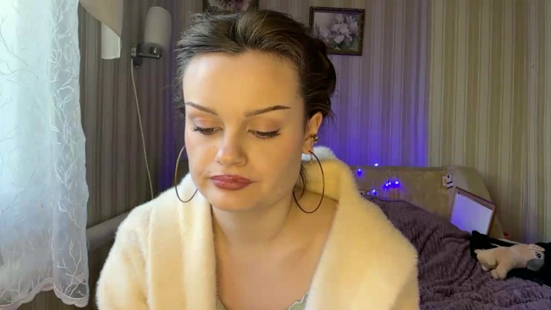 Gallery image thumbnail from Cure_me's myfreecams stream on, 06/01/2026, 14:21 image 7 of 20
