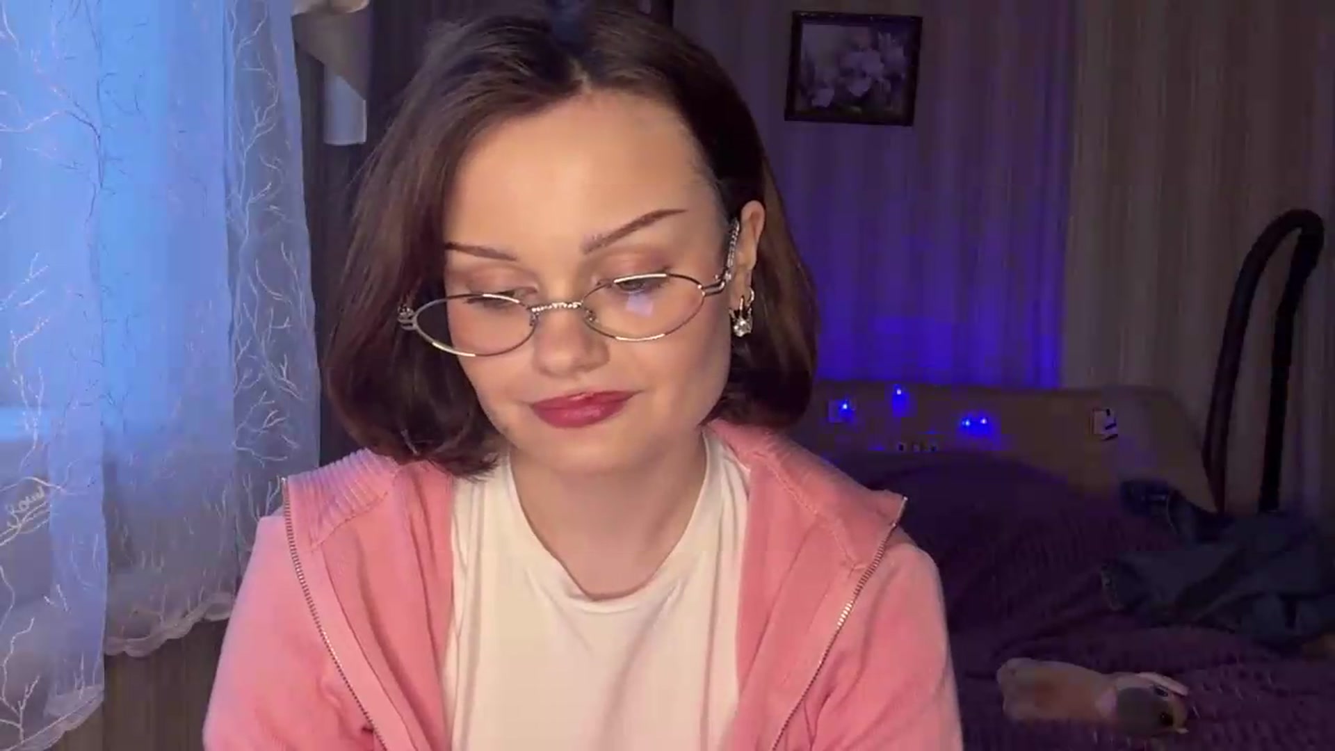 Gallery image thumbnail from Cure_me's myfreecams stream on, 06/02/2026, 17:27 image 5 of 20