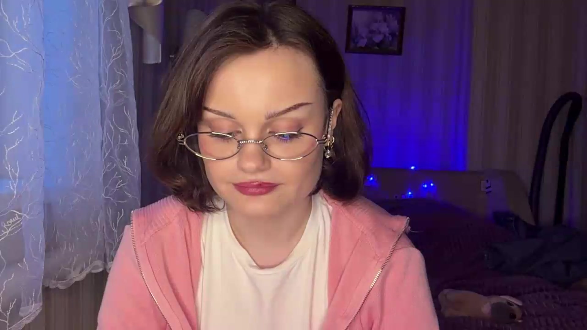 Gallery image thumbnail from Cure_me's myfreecams stream on, 06/02/2026, 17:27 image 15 of 20