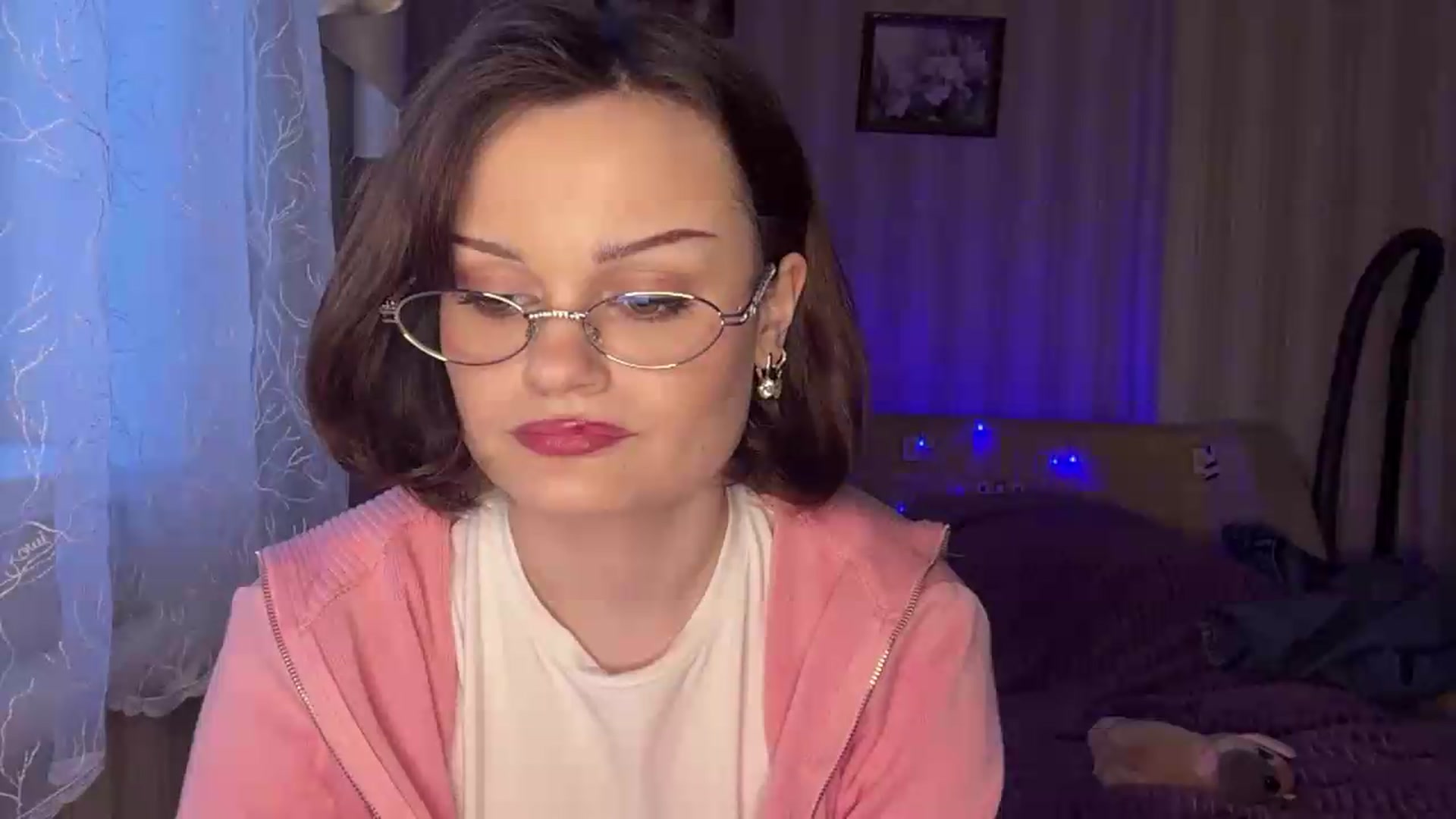 Gallery image thumbnail from Cure_me's myfreecams stream on, 06/02/2026, 17:27 image 9 of 20