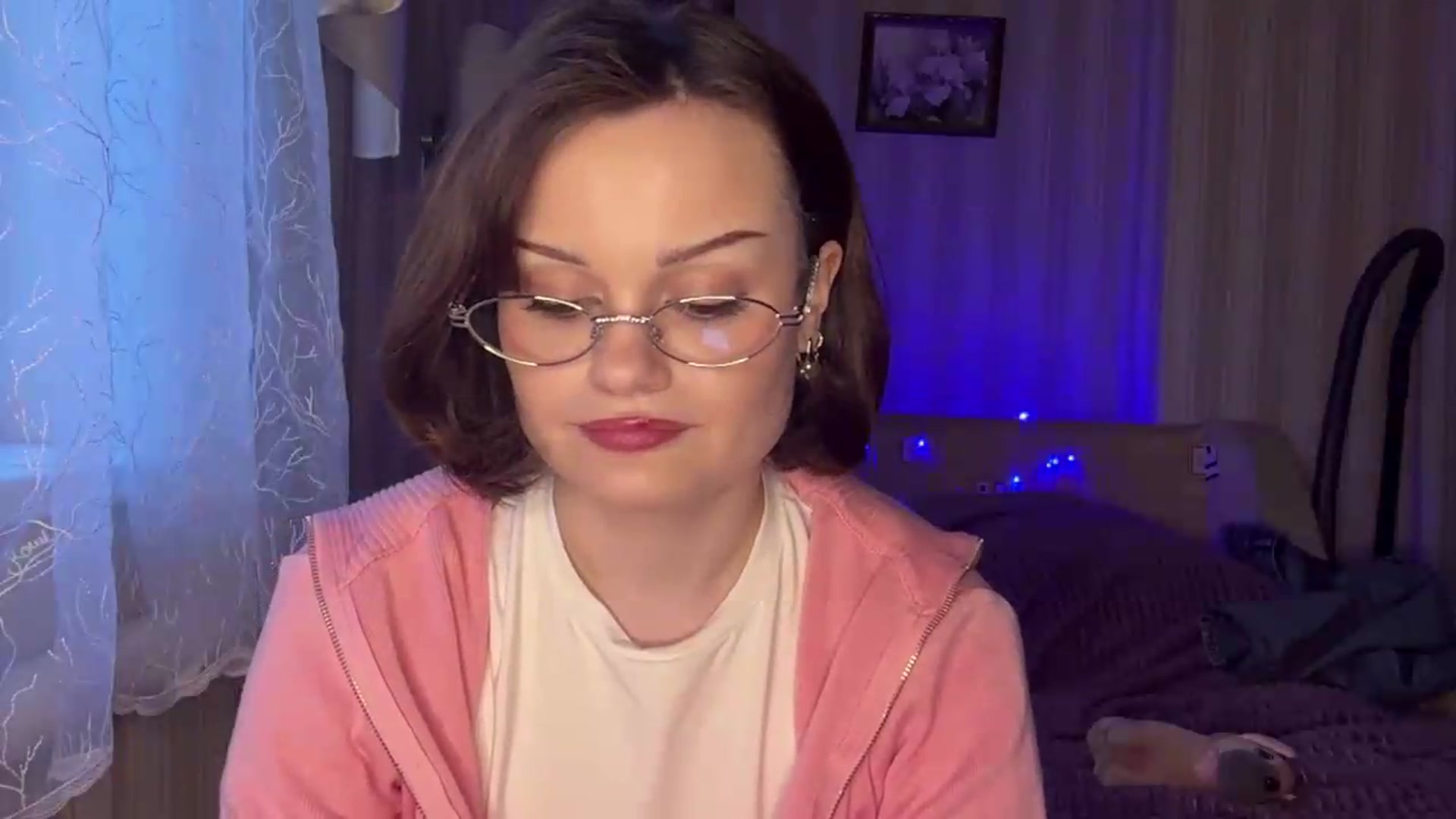 Gallery image thumbnail from Cure_me's myfreecams stream on, 06/02/2026, 17:27 image 4 of 20