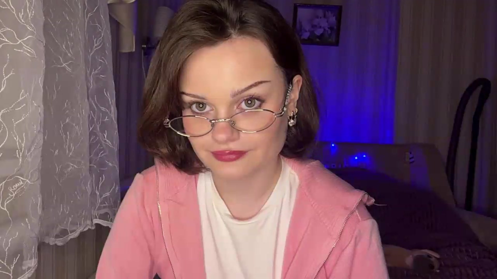 Gallery image thumbnail from Cure_me's myfreecams stream on, 06/02/2026, 18:53 image 4 of 20