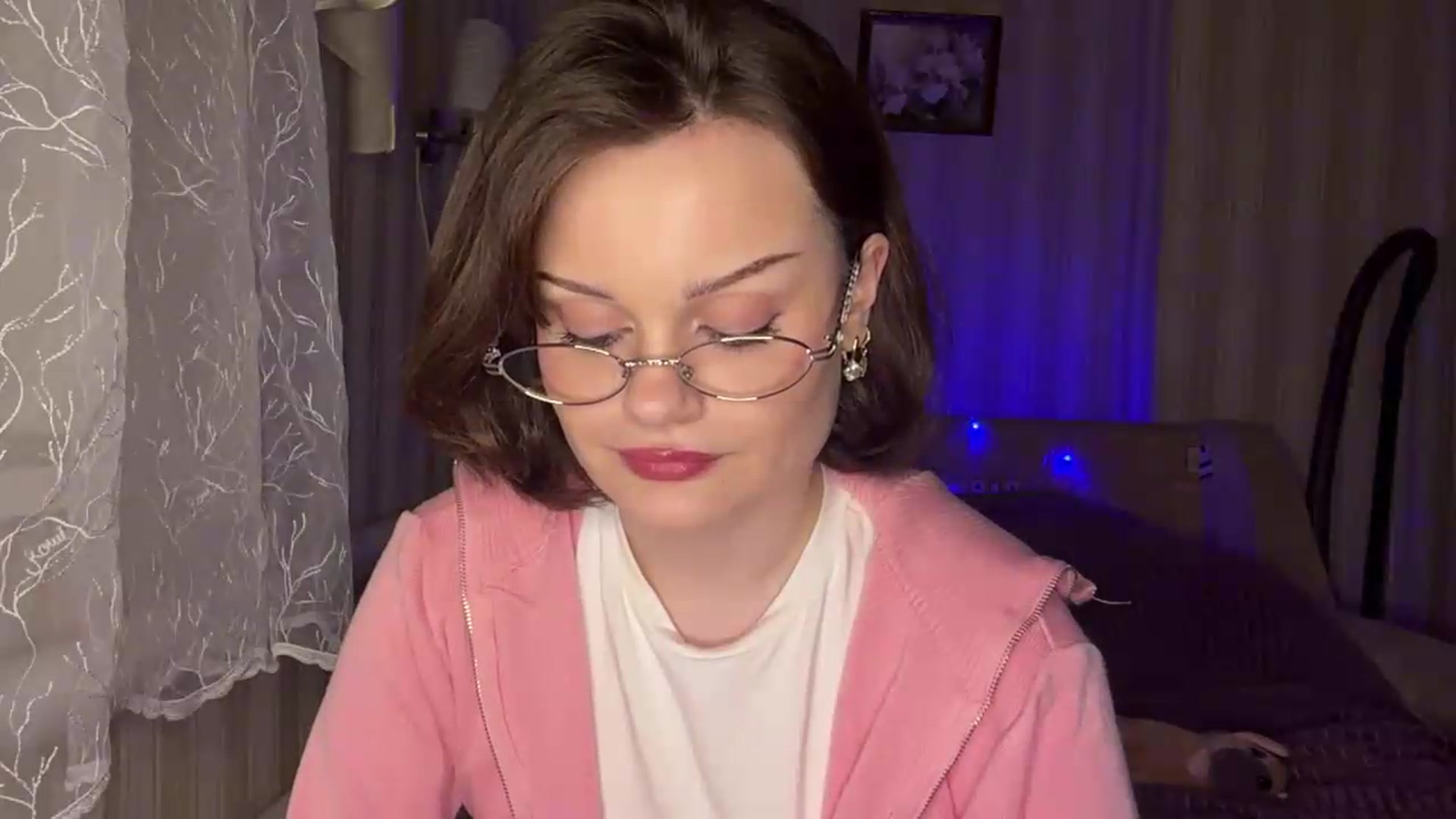 Gallery image thumbnail from Cure_me's myfreecams stream on, 06/02/2026, 18:53 image 5 of 20