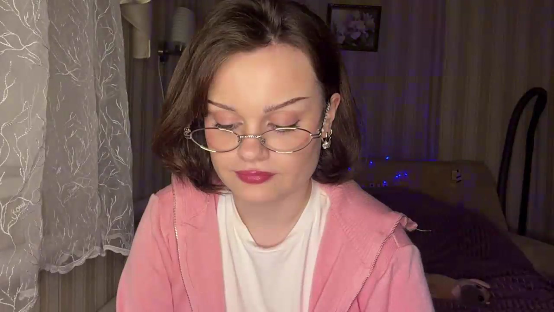 Gallery image thumbnail from Cure_me's myfreecams stream on, 06/02/2026, 18:53 image 16 of 20