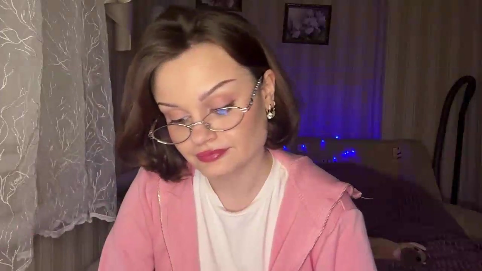 Gallery image thumbnail from Cure_me's myfreecams stream on, 06/02/2026, 18:53 image 15 of 20