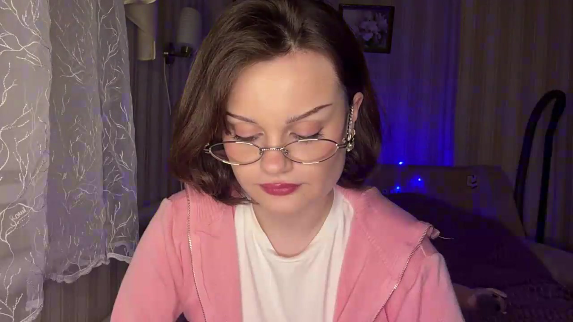 Gallery image thumbnail from Cure_me's myfreecams stream on, 06/02/2026, 18:53 image 3 of 20