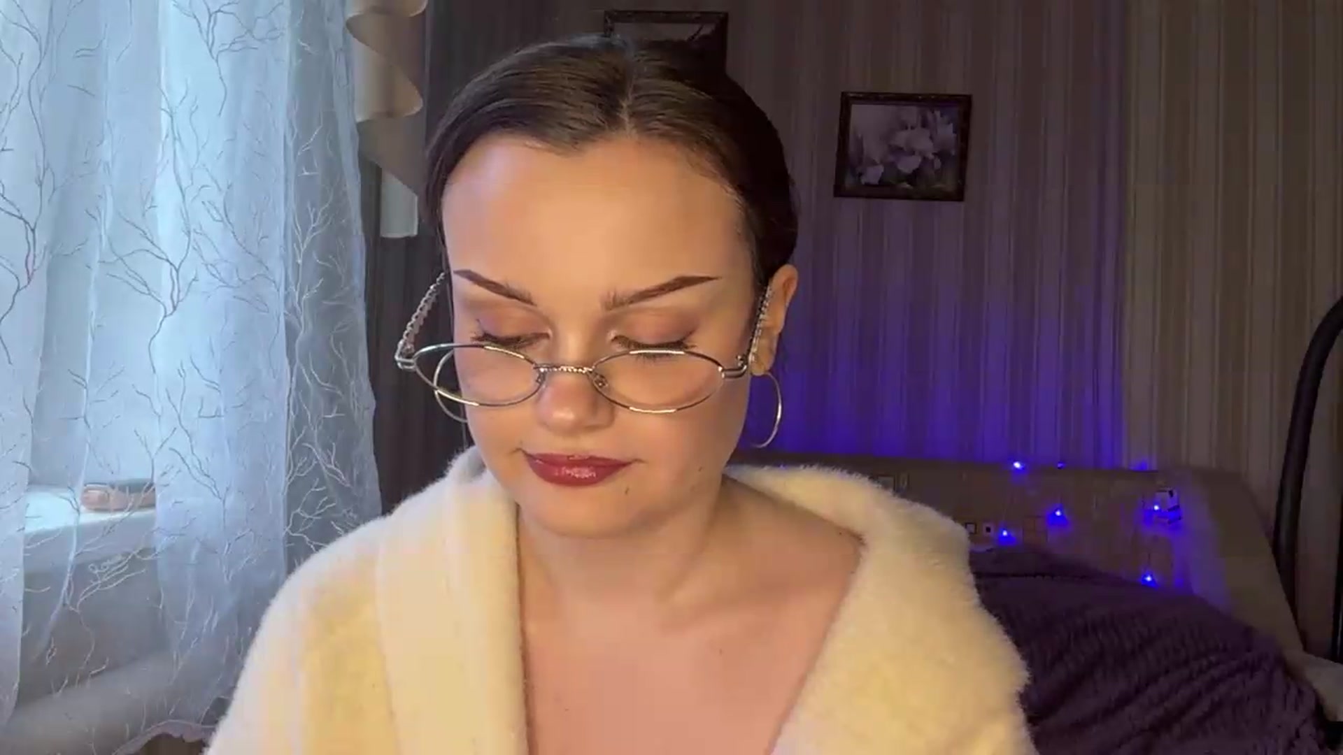 Gallery image thumbnail from Cure_me's myfreecams stream on, 06/04/2026, 15:38 image 4 of 20