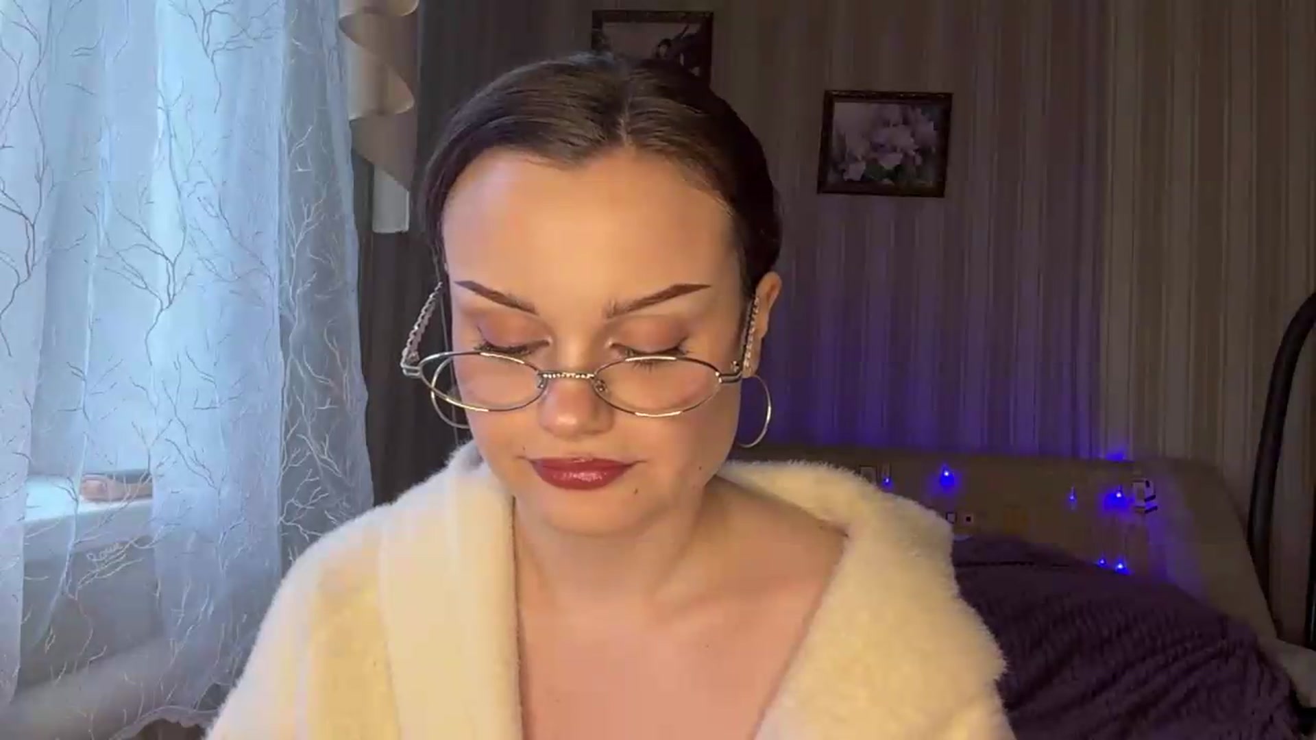 Gallery image thumbnail from Cure_me's myfreecams stream on, 06/04/2026, 15:38 image 6 of 20
