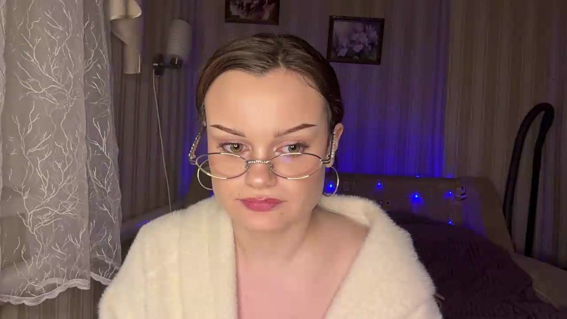 Gallery image thumbnail from Cure_me's myfreecams stream on, 06/04/2026, 18:29 image 12 of 20