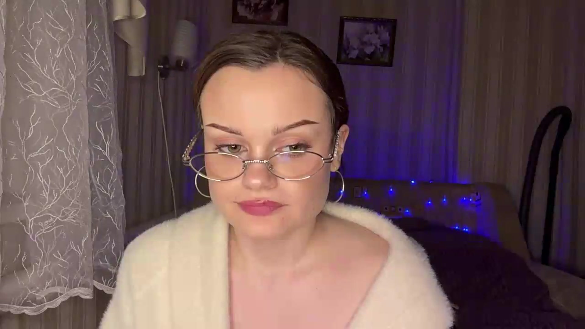 Gallery image thumbnail from Cure_me's myfreecams stream on, 06/04/2026, 18:29 image 9 of 20