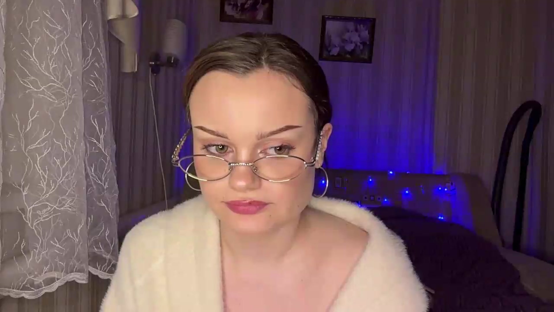 Gallery image thumbnail from Cure_me's myfreecams stream on, 06/04/2026, 18:29 image 10 of 20