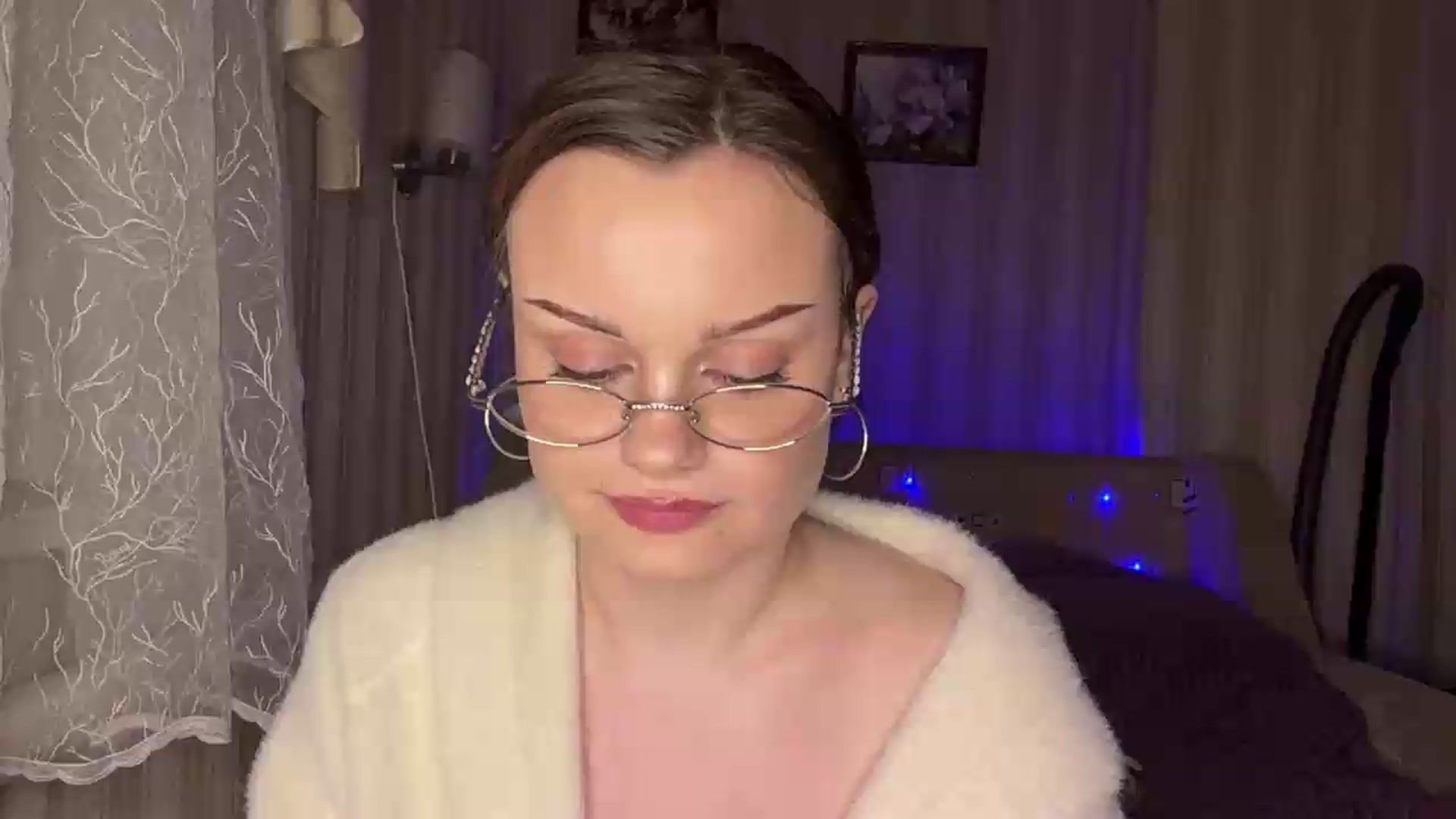 Gallery image thumbnail from Cure_me's myfreecams stream on, 06/04/2026, 18:29 image 1 of 20