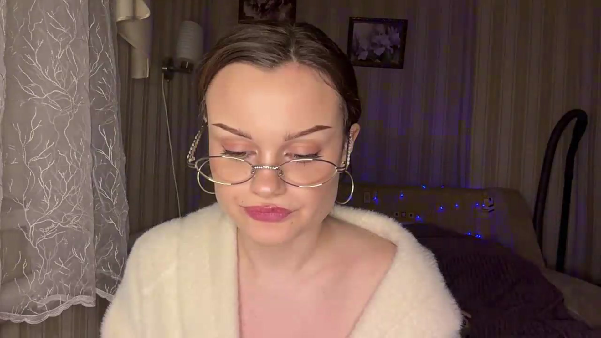Gallery image thumbnail from Cure_me's myfreecams stream on, 06/04/2026, 18:29 image 4 of 20