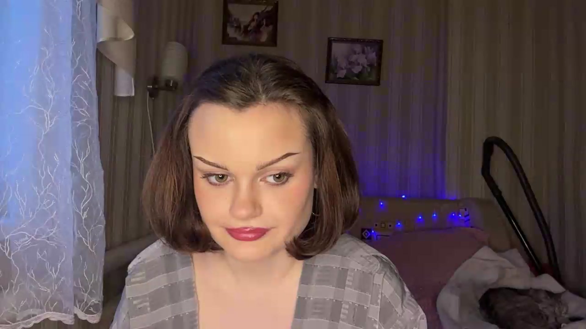 Gallery image thumbnail from Cure_me's myfreecams stream on, 06/06/2026, 18:13 image 8 of 20